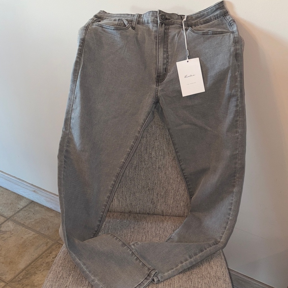 KanCan lightweight, gray stretch jeans